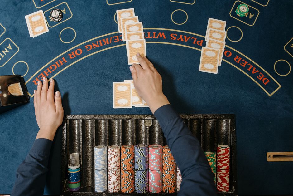 Mastering the Art of iGaming: Casino, Betting, Slots, and Poker